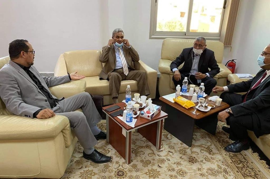 مركزي البيضاء يشكل لجنة لدراسة تعديل سعر الصرف