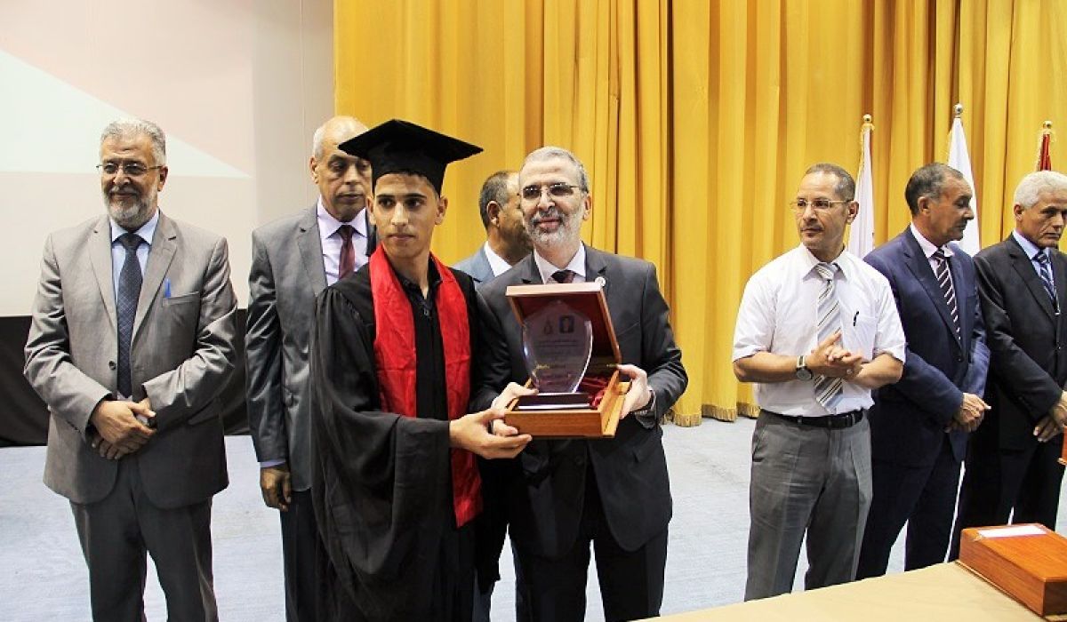 صنع الله يحضر حفل تخريج الدفعة 45 لمعهد النفط للتأهيل والتدريب