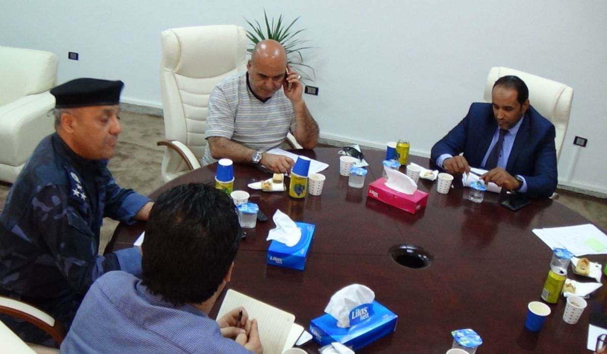 لجنة أزمة الوقود تناقش آلية افتتاح محطات الوقود في المناطق التي طالتها الحرب جنوب طرابلس