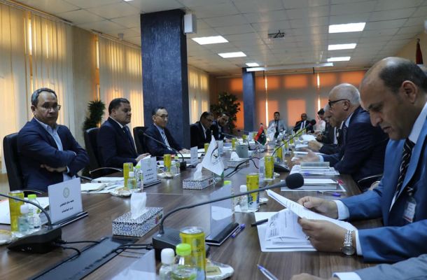 وزير العمل يناقش مع نظيره المصري عودة العمالة إلى ليبيا والشركات للمشاركة في إعادة الإعمار