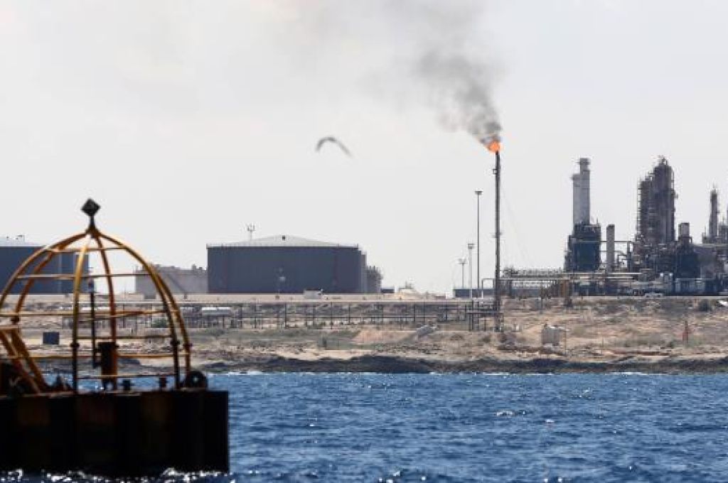 شحن مليون برميل نفط عبر الزويتينة بعد إغلاق مؤقت للموانئ