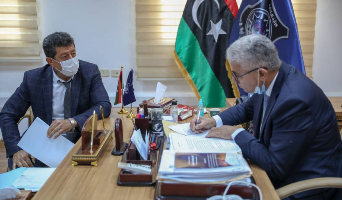 "باشاغا" يطلع على سير عمل مذكرة التفاهم الموقعة مع مصرف ليبيا المركزي بمجال غسيل الأموال