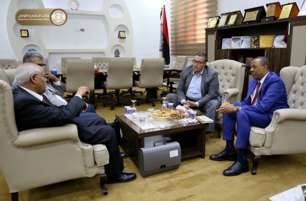 هيئة مكافحة الفساد تكشف تجاوزات مالية لعدد من المسؤولين من بينهم رئيس هيئة الأوقاف