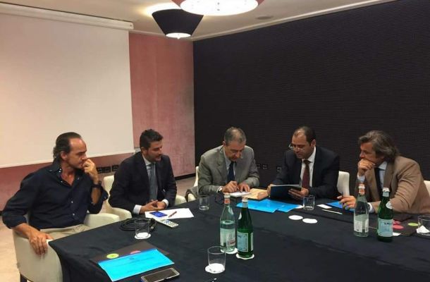 صنع الله يتفقد سير العمل بحقل الشرارة النفطي