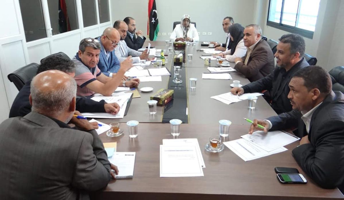 وزارة الشؤون الاجتماعية تبحث تأخر صرف المعاشات الأساسية.