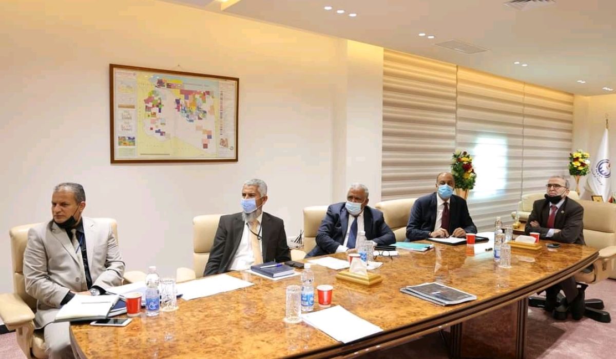 صنع الله يجتمع مع رئيس لجنة ادارة شركة الخليج العربي