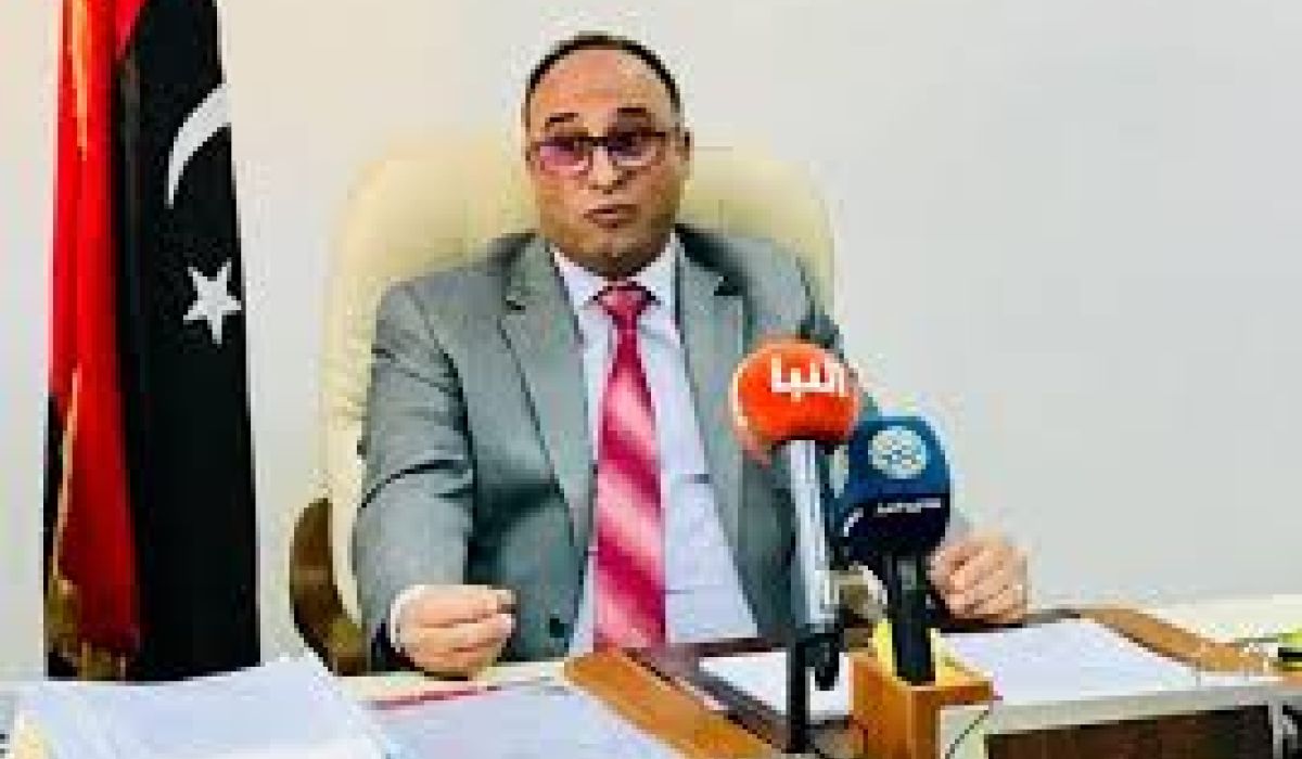 حوار يتوسط الأزمة وتصريحات فقدت مصداقيتها " الدرسي " للمونيتور : نحن نستعد لتنفيذ برنامج الأصلاح الأقتصادي