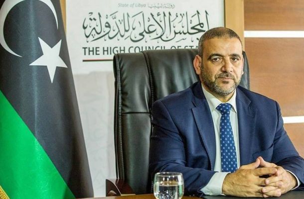 مصدر: غالبية المصارف اتجهت لتسليم أموال الزبائن عبر البطاقات الإلكترونية