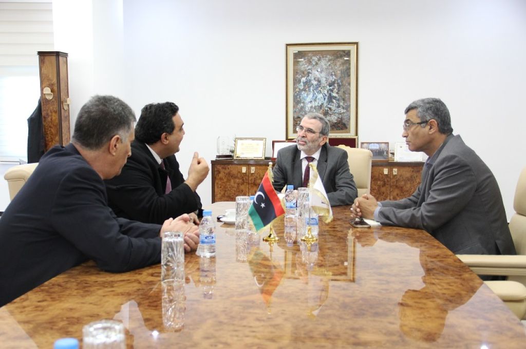 المجلس البلدي زليتن يقدم دعماً مالياً للمؤسسات الصحية بالمدينة