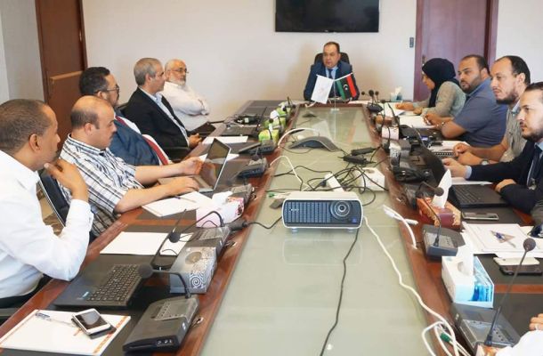 إصابة 24 مهاجراً بإطلاق نار من قبل مهربي البشر ببني وليد