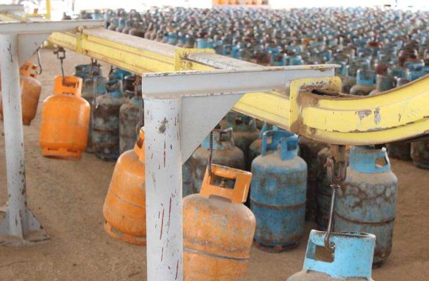 صنع الله يطلع على سير عمل المشاريع في شركة مليته للنفط والغاز