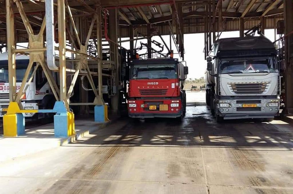 استمرار دفع الليبيين لغرامات مالية في الجمارك المالطية يثير الشكوك حول تهريب العملة