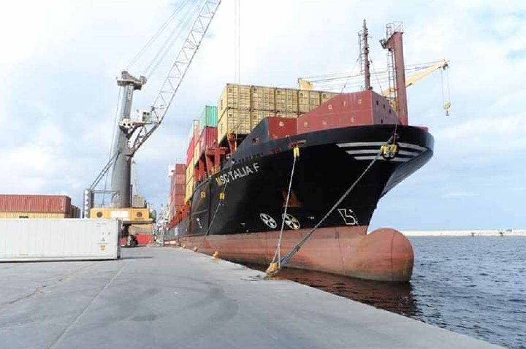 الدولار يتجاوز حاجز الستة دينارات والربع لأول مرة منذ ثلاثة أشهر