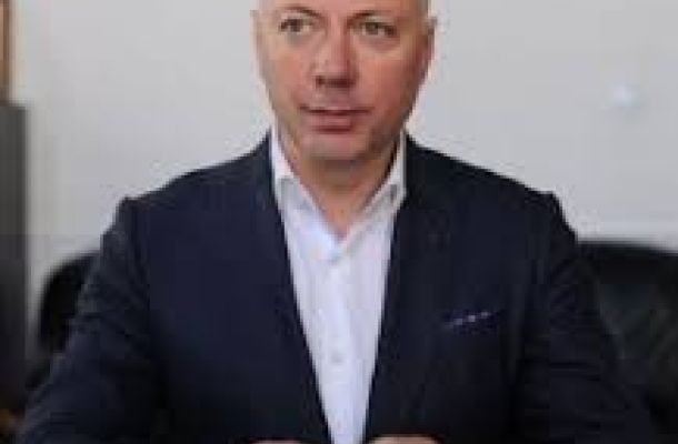 بلدية غريان توفر سيولة من أحد المصارف التحارية خارج المدينة