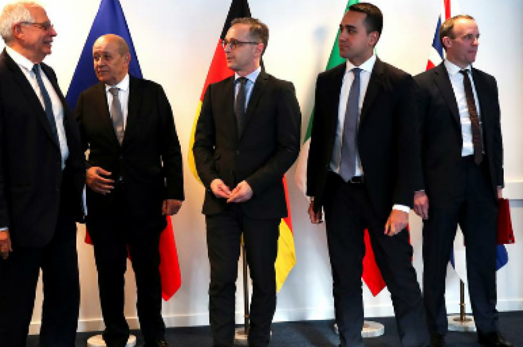 وزير العمل يلتقي بالمجلس البلدي مرزق وشباب من المدينة