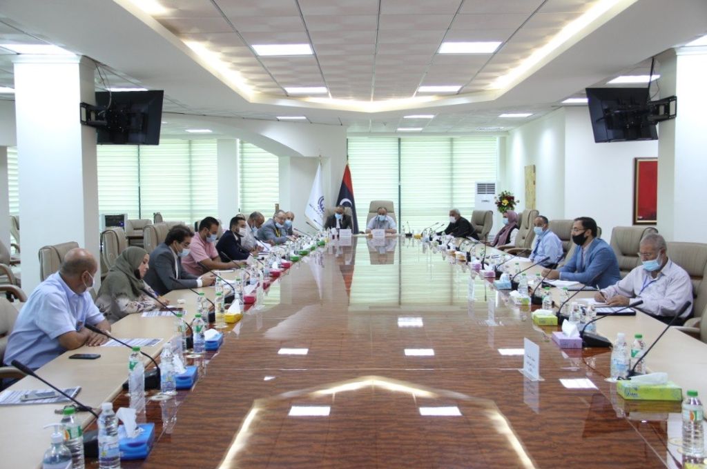 مؤسسة النفط تبحث مع شركة آكاكوس معدلات الإنتاج والميزانية المعتمدة والمصروفات في 2020