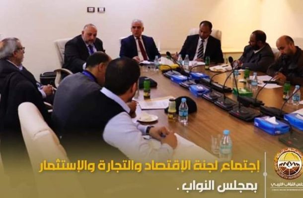 الدولار يسجل انخفاضا ملحوظاً بالسوق الموازي