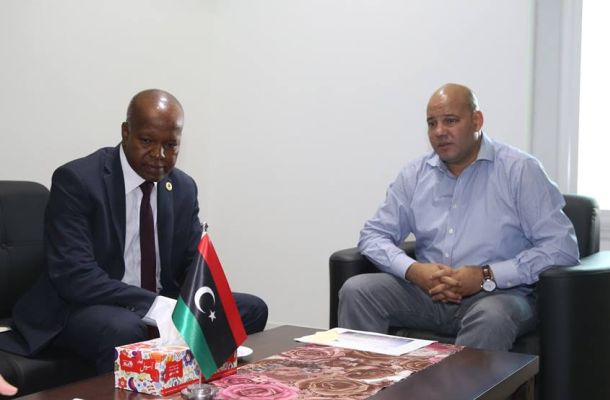 السراج يناقش مع المجلس البلدي الهراوة المشاكل التي تواجه المدينة