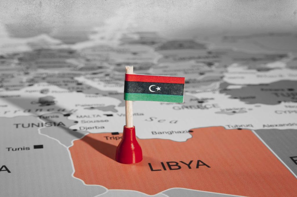 شريحة: مؤسسة النفط تطالب بملياري دينار على الرغم من توريدها شحنات لمصر وتحصيل مدفوعات مقابل البنزين المغشوش