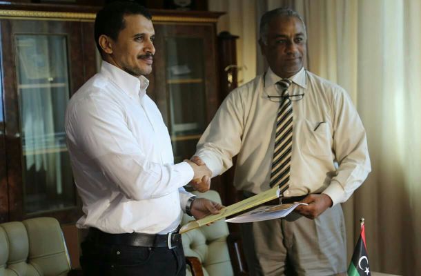 السراج يجتمع بالكبير لبحث حزمة من القرارات لمعالجة الأزمة الاقتصادية