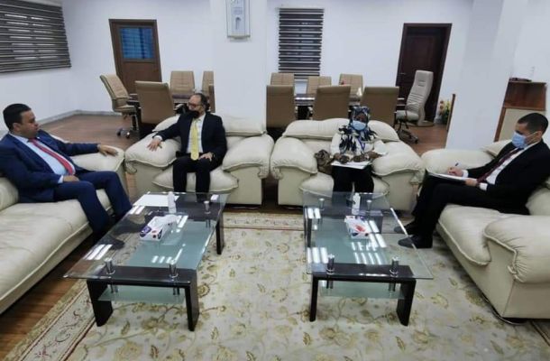 وزيري الصحة والشؤون الاجتماعية يناقشان كيفية الاستفادة من قطعة أرض لإقامة بعض المرافق لمركز الأورام