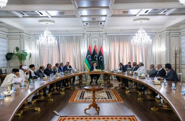 عميد بلدية سوق الجمعة يلتقي الشنطي لنقاش ملف عقود الشركات بالمنطقة