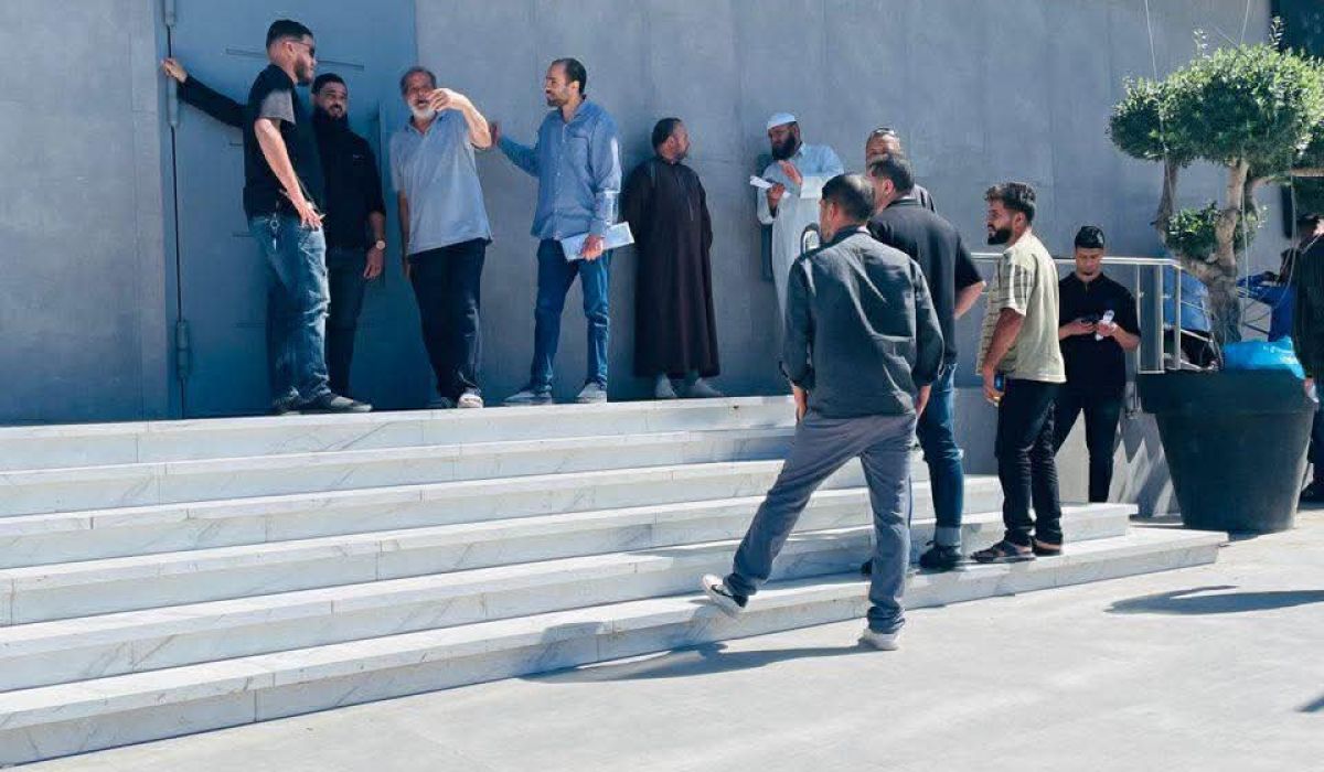 عدد من المواطنين يشتكون من استمرار إغلاق فرع مصرف الأمان زاوية الدهماني من قبل جهاز الحرس البلدي