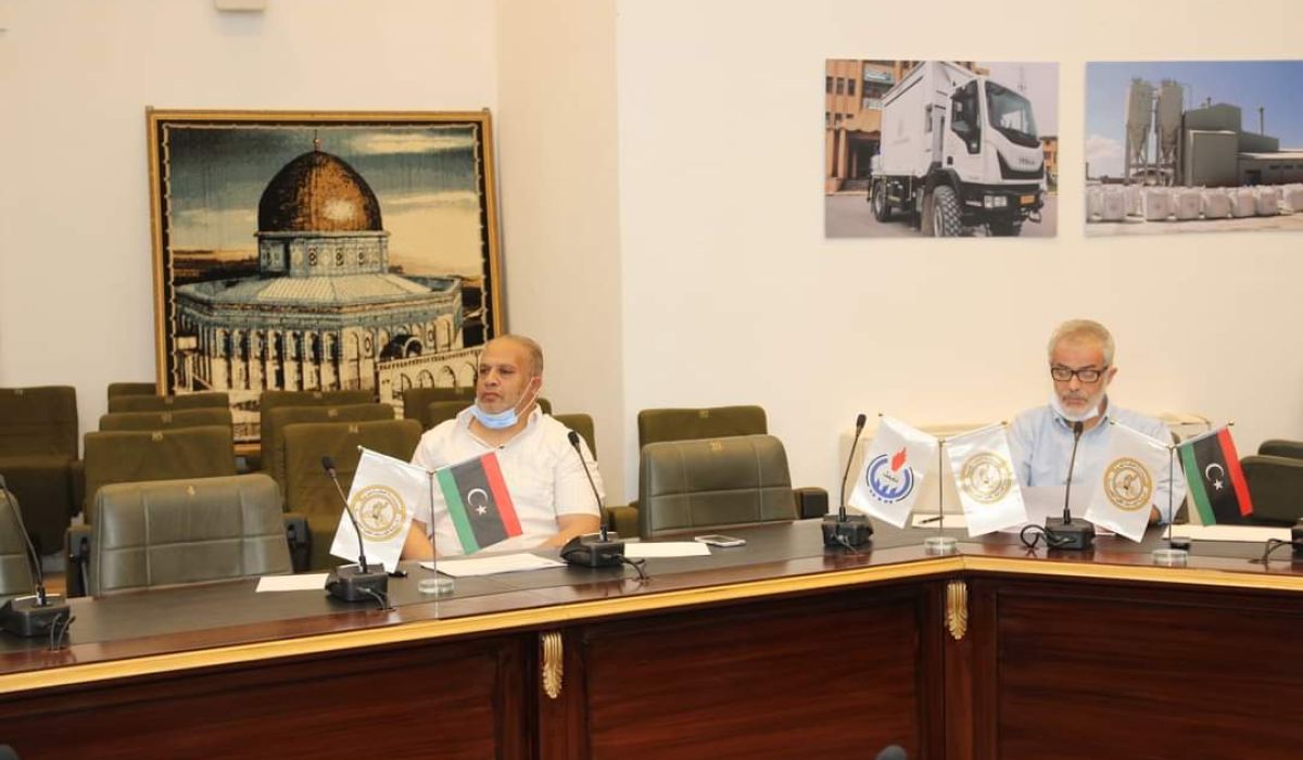 الجوف للتقنية النفطية تجتمع لإستعراض التقنيات الجديدة في معالجة الآبار النفطية