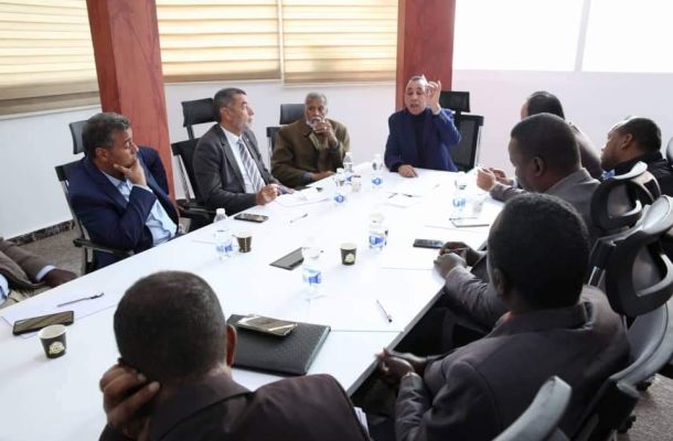 وزارة النفط والغاز تؤكد على التواصل بشأن فتح خطي إنتاج حقلي الشرارة والفيل