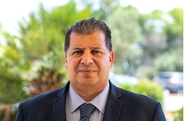 وزير المواصلات يبحث مع السفير الإيطالي مشروعات "المطارات والسريع"