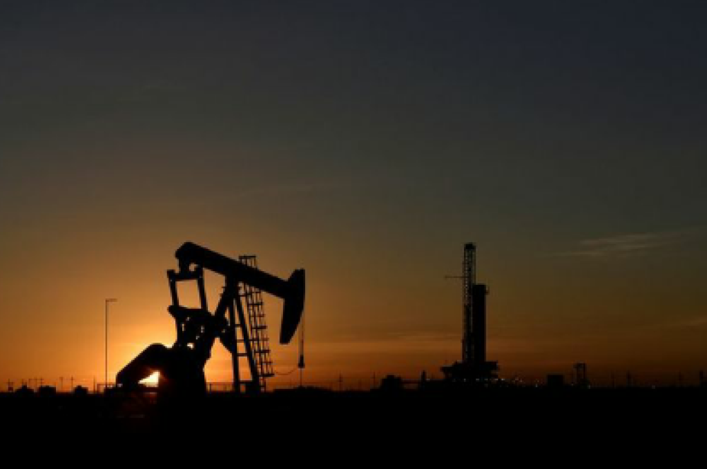 نفط ليبيا ينعش الأسواق العالمية وشركات الطاقة الأمريكية أضافت حفارات النفط للأسبوع الثالث تواليا لأول مرة منذ عاميْن