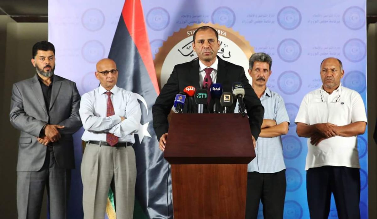 عبد الجليل يعد بمنح العلاوات و يدعو لإنهاء الاعتصامات