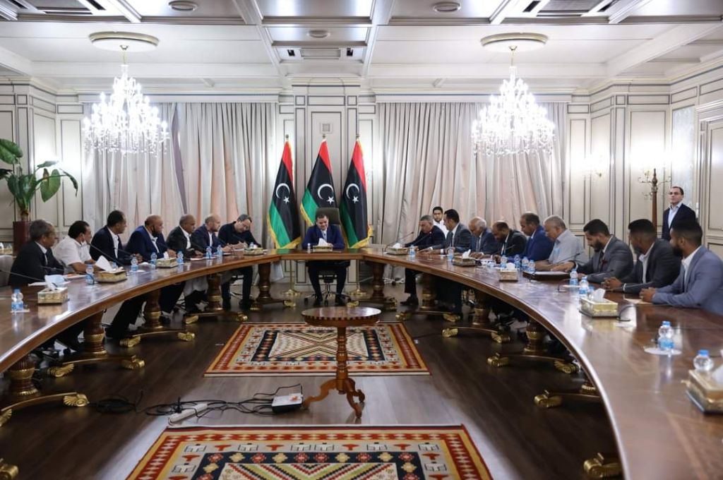 الفيتوري يقدم اقتراحاً بشأن بعض التعديلات على جدول مرتبات الموظفين