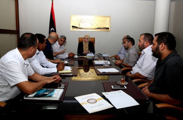 ضبط كمية كبيرة من صناديق طماطم المعجون ( الحكة ) منتهية الصلاحية في الحدود الليبية التونسية