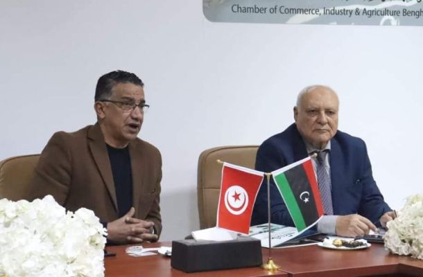 "العابد "يناقش آلية استجلاب العمالة أثناء زيارته لمصلحة الجوازات والجنسية