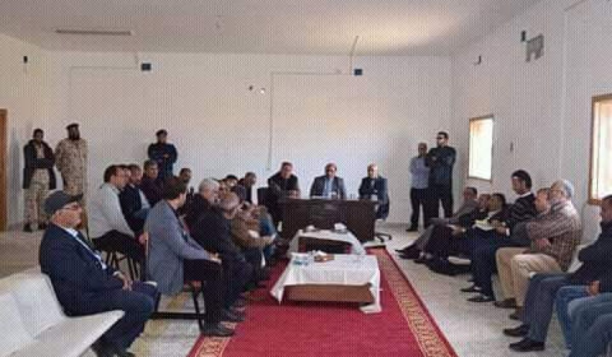 اجتماع برئاسة عميد بلدية سرت لمناقشة إعادة تشغيل مطار المدينة