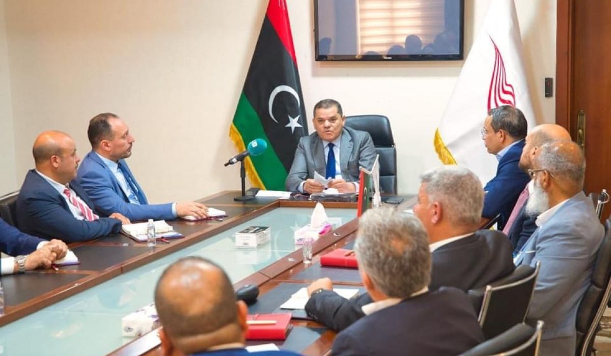 الدبيبة يتابع مع الشركة القابضة خطة تطوير قطاع الاتصالات للعام الحالي