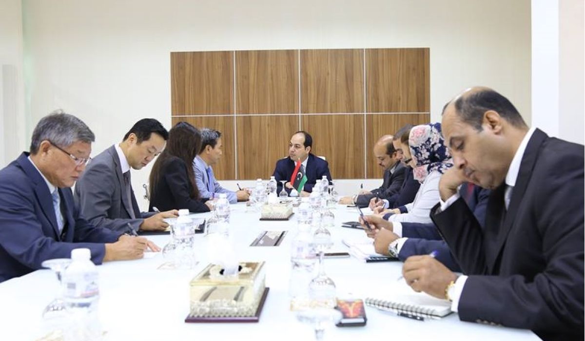 معيتيق يناقش مع سفير كوريا الجنوبية عودة الشركات الكورية للعمل في ليبيا