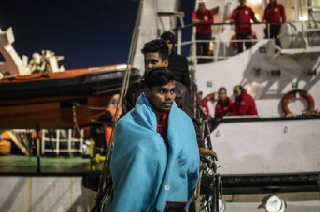 الضرائب تطالب الإمداد الطبي بإيقاف التعامل مع 17 شركة طبية مُتهربة من دفع الضرائب