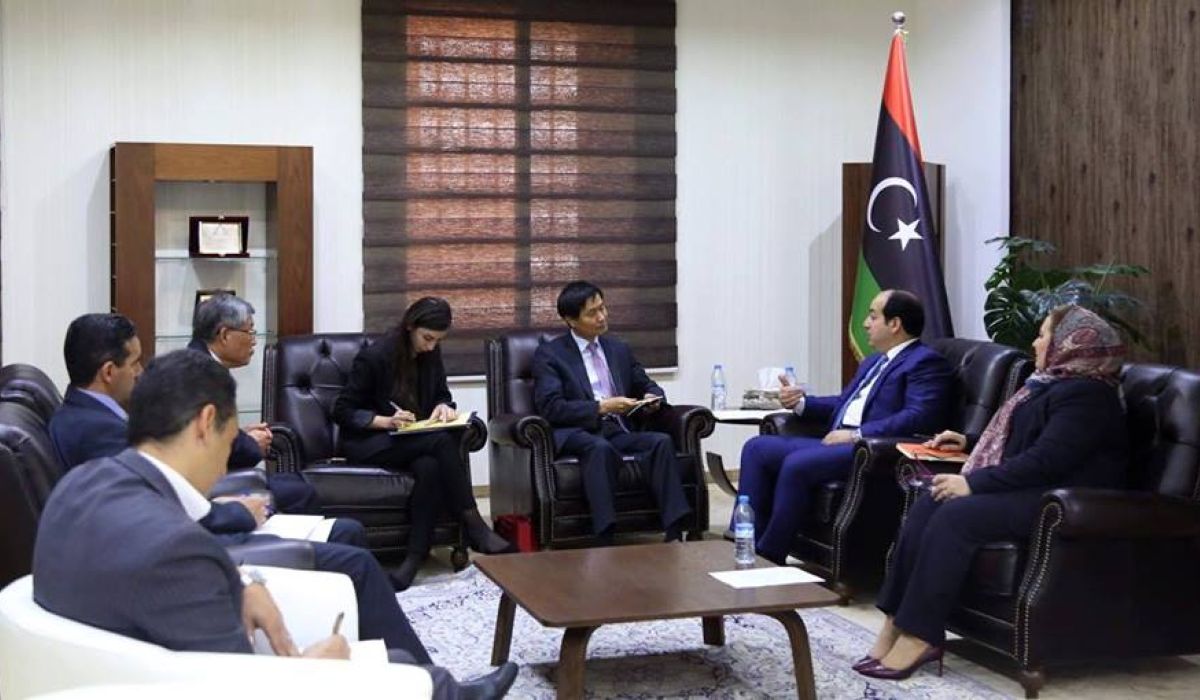 معيتيق يبحث مع السفير الكوري عودة الشركات واستئناف عمل السفارة الكورية في طرابلس