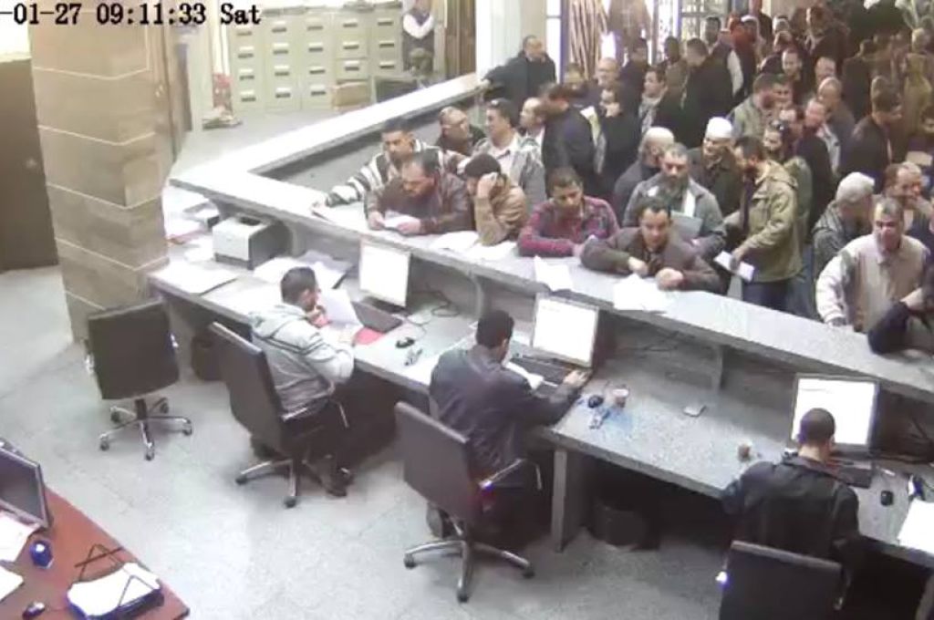 بن قدارة: المضاربين وراء عملية انخفاض الأسعار وعلى المركزي سحب زمام المبادرة منهم