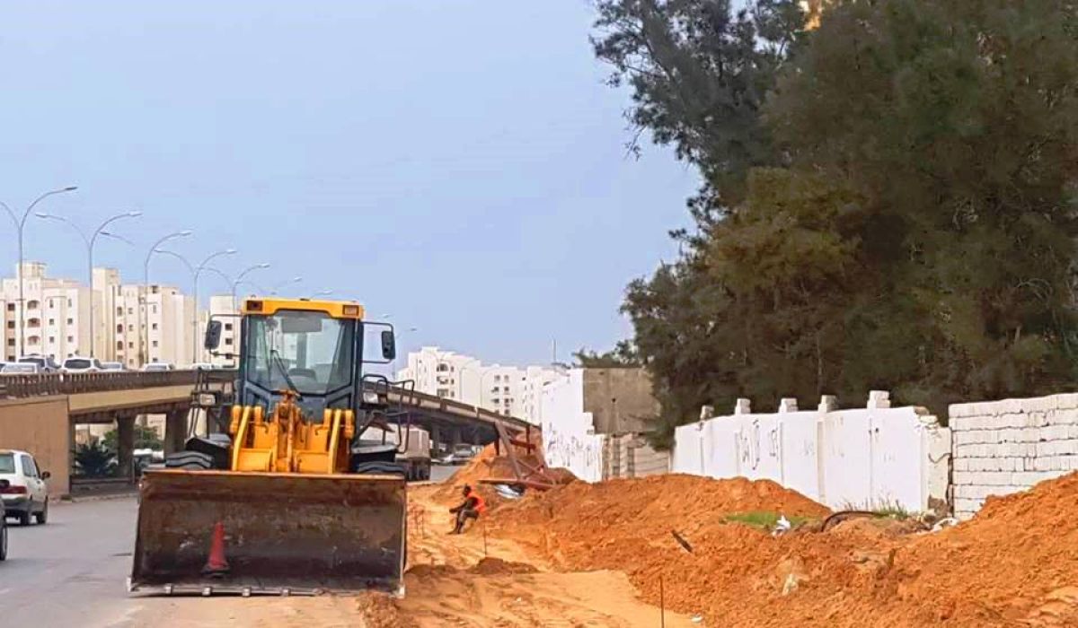 انطلاق المرحلة الثانية من توسعة الطريق المحاذي للجسر الحديدي بطريق المطار