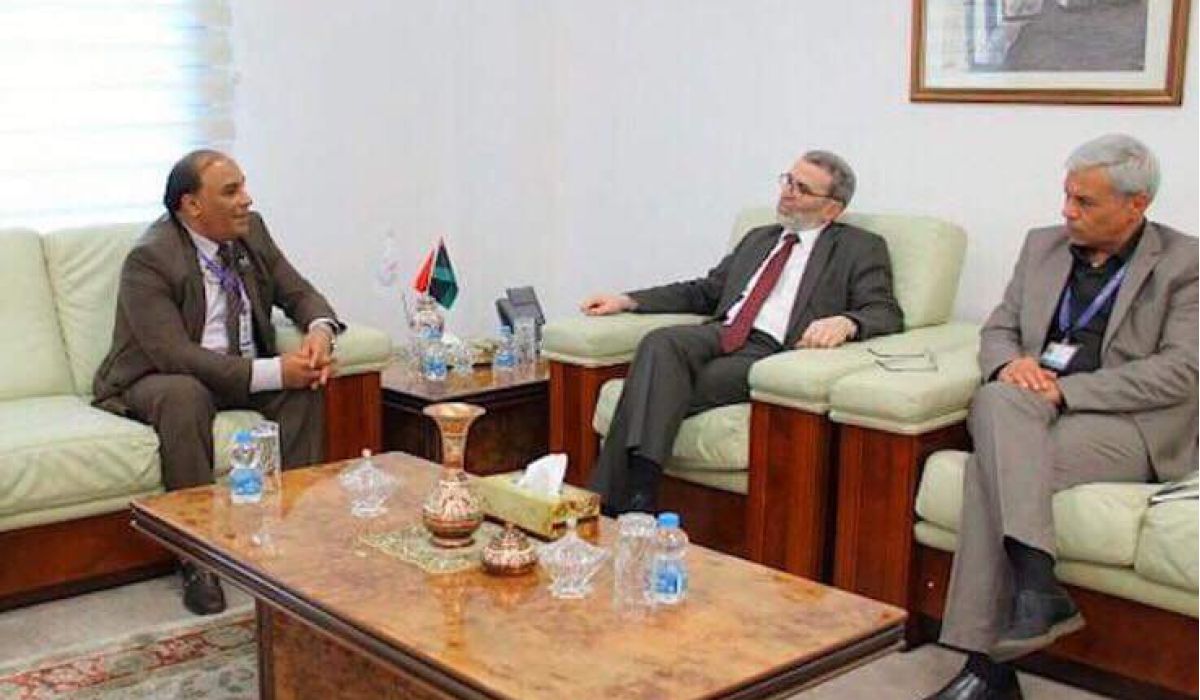 المؤسسة الوطنية للنفط تقوم بتنسيب خريجي جامعة سرت للعمل بالشركات النفطية