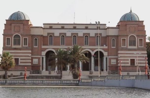 خاص.. السيولة يفصح عن تسليم 100 مليون إلى فروع الجمهورية طرابلس