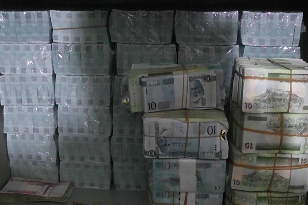 خاص.. المصارف التجارية تباشر في منح الموافقات على فتح الاعتمادات بسرعة ملحوظة لصغار التجار