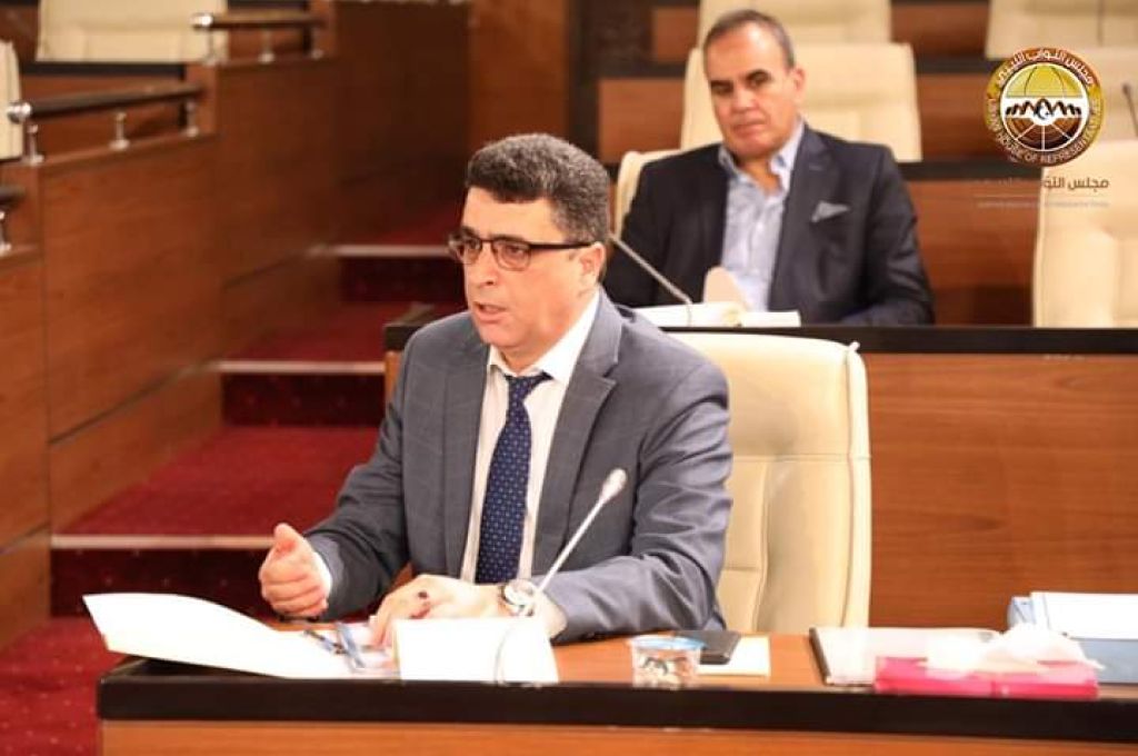 الوحدة يبحث وضع آلية لمتابعة الديون المتعثرة بالمصرف