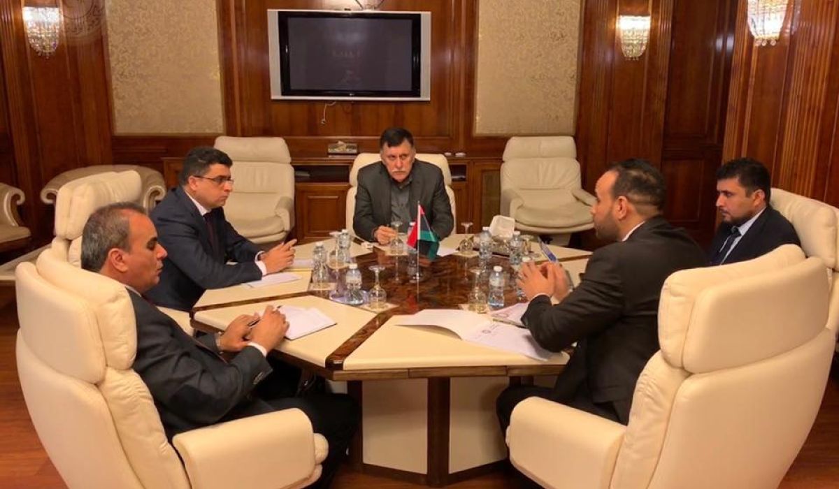 السراج يناقش مع المالية وديوان المحاسبة ملف ديون العلاج بالخارج