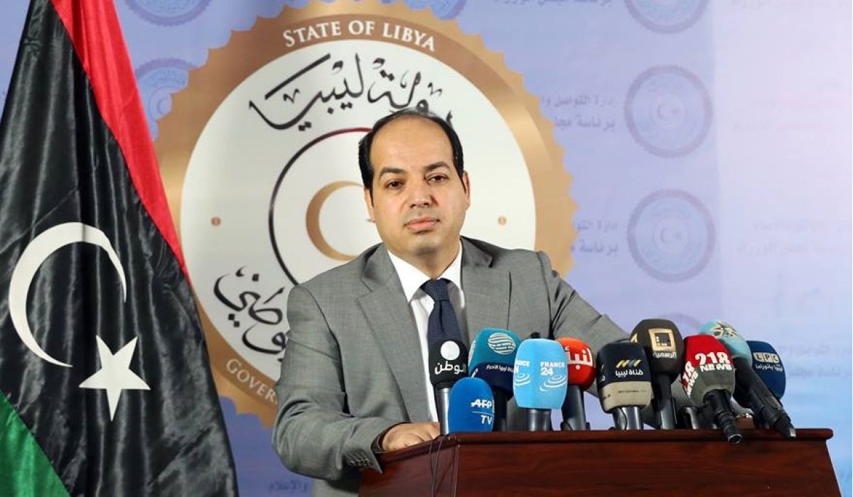 معيتيق : سنشرع في تقليص دعم الوقود عندما يتقارب سعر الصرف الرسمي والسعر في السوق الموازي