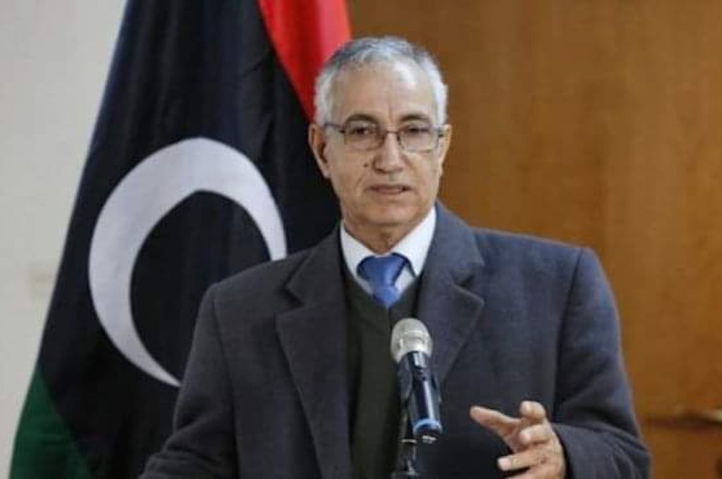 الشحومي: افتقاد البنوك للكاش وبيروقراطية إجراءاتها عزز استمرار فارق السعر في السوق الموازي