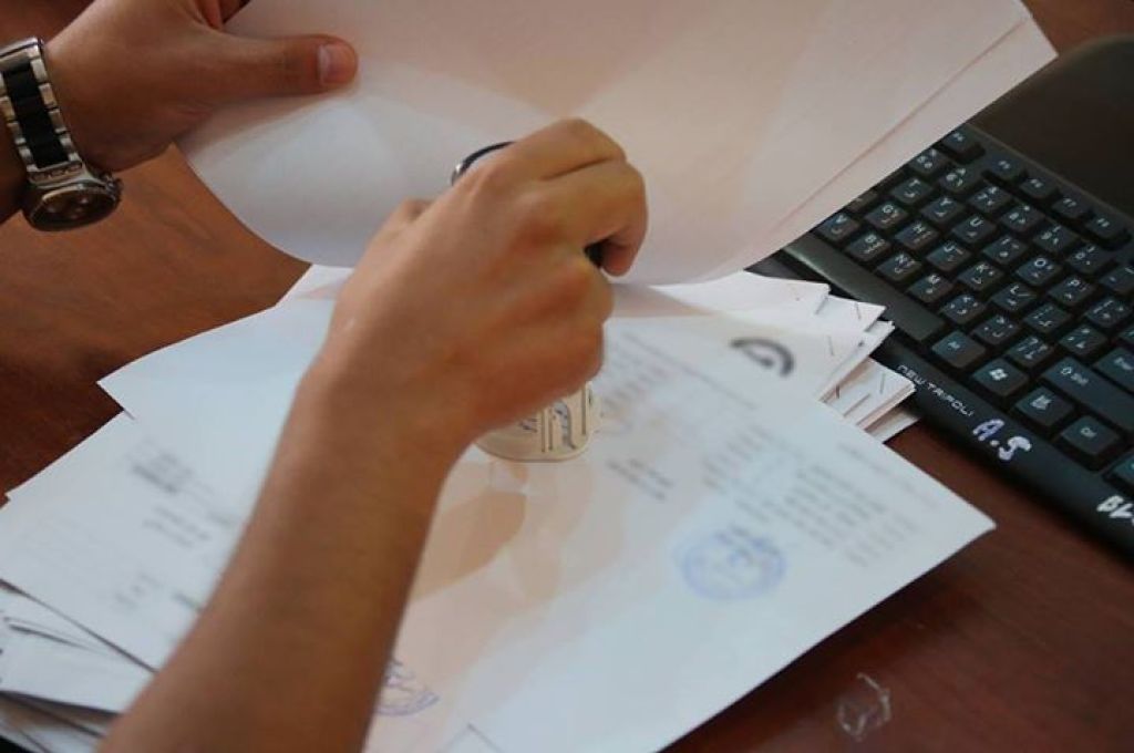 فرع الوحدة بالكفرة يؤكد حل مشكلة قبول الصكوك من الجهات العامة